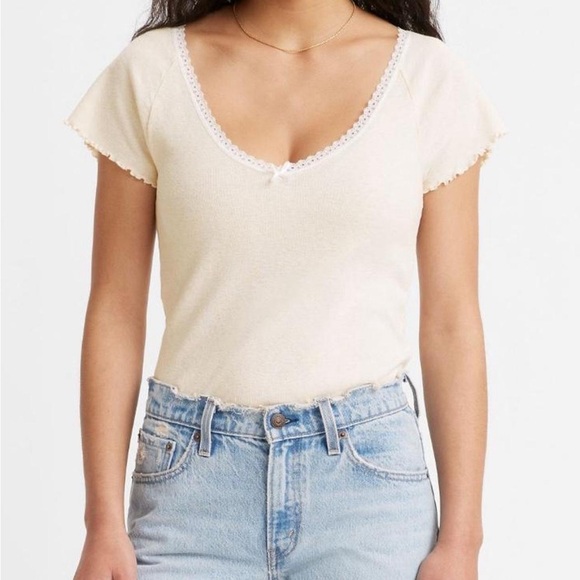 BNWT Lace trim cream top - Picture 1 of 2